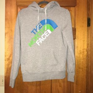 North Face sweatshirt. Soft & comfortable hoodie. Excellent condition!